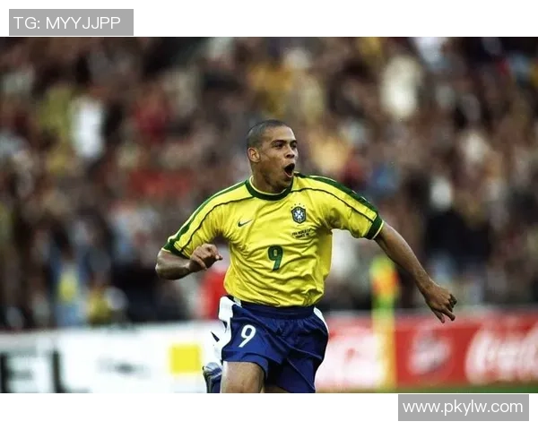 全球足球百大球星排名盘点：传奇与现役巨星的精彩对决