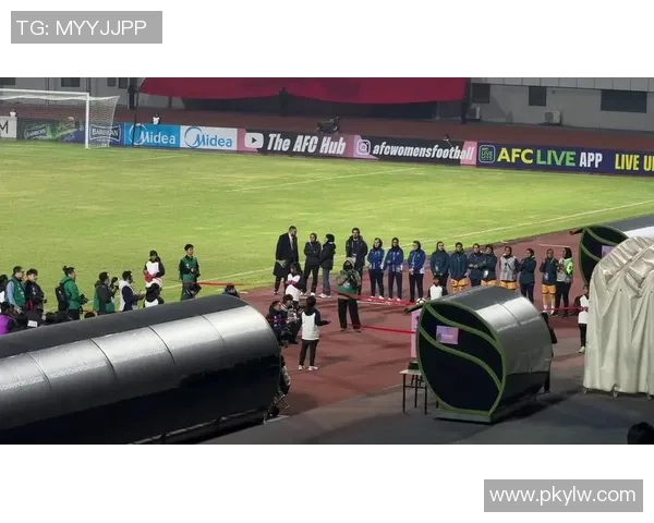 巴姆引领新世代足球风潮 打破传统界限成全球球迷偶像