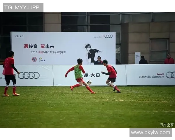 梦想球星足球装备打造专属运动风采助力年轻球员突破自我极限