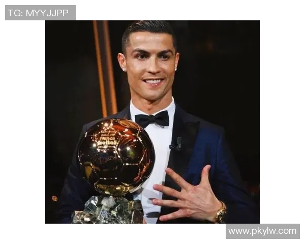 现役足球球星排名第一是谁 他的成就与影响力如何改变足坛